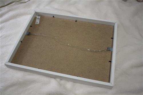 Lucky Handschrift omvatten How to Hang Ikea Ribba Frames in a Straight and Level Grid