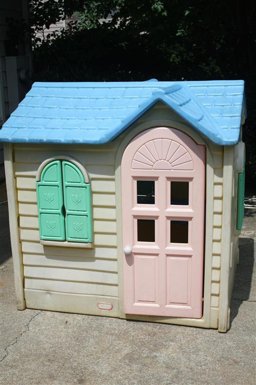 Little Tykes Outdoor Playhouse