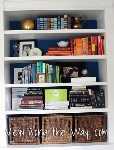 Decorated Bookshelves Diy Built In Bookshelf