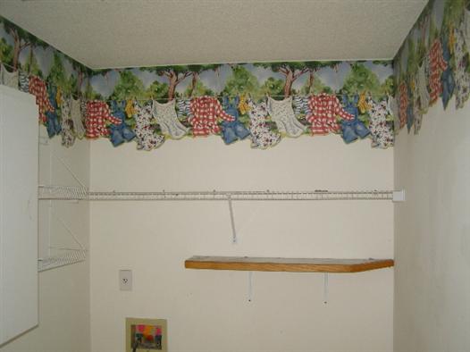 Laundry room: Clothesline wallpaper border