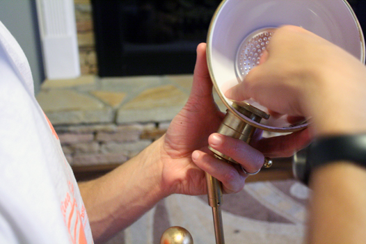Disassemble a lamp to make it battery-powered