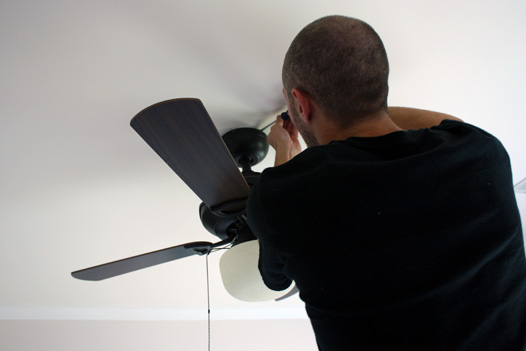 Uninstalling a ceiling fan