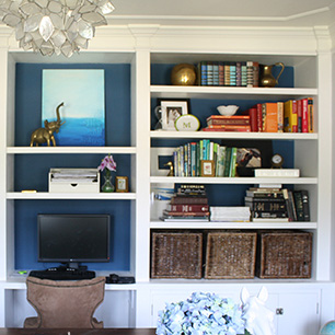 DIY built-in bookshelf wall, plus tons of creative bookshelf and feature wall decor ideas!