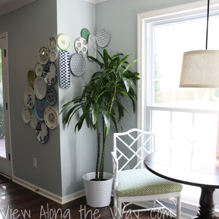 Creative plate wall display - plus TONS of other creative, low-budget feature wall ideas!