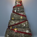 Our little rustic split-log advent tree