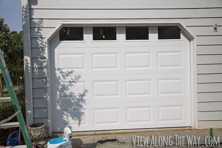 garage door with windows