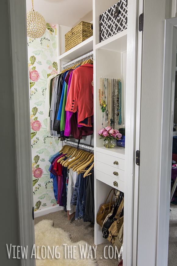 Completely DIY closet on a budget!